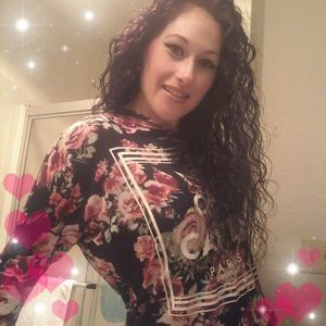 Meet your Posher, Holley